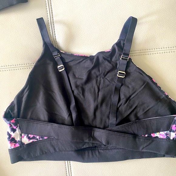 Victoria Secret Sport - Sports Bra Bundle - Size Large - Picture 5 of 7